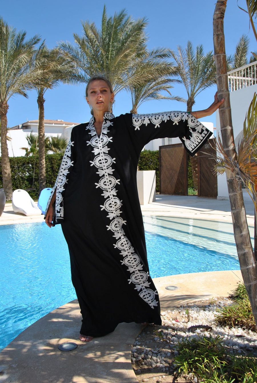 Elegant black embroidered kaftan dress, Cotton caftan max dress, Long sleeve caftan, Chic embroidered caftan, High quality Egyptian cotton