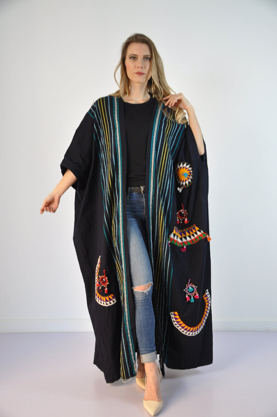 Vintage Hand embroidered Kimono, Wool Abaya, Winter Kimono, Wool kimono, Oriental Kimono, Handmade abaya, Embroidered Abaya, Dressy Kimono