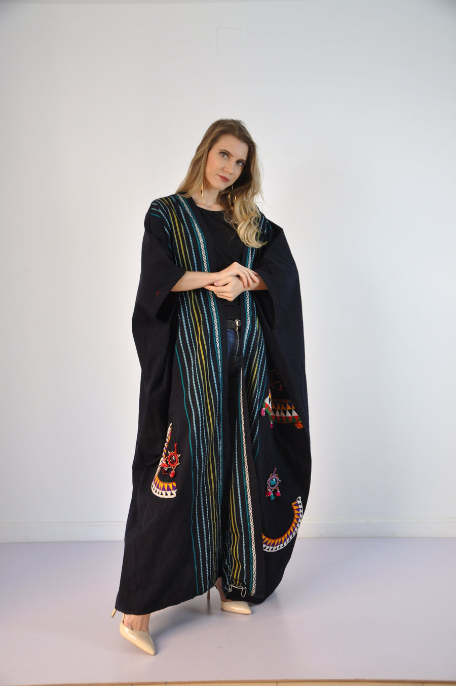 Vintage Hand embroidered Kimono, Wool Abaya, Winter Kimono, Wool kimono, Oriental Kimono, Handmade abaya, Embroidered Abaya, Dressy Kimono