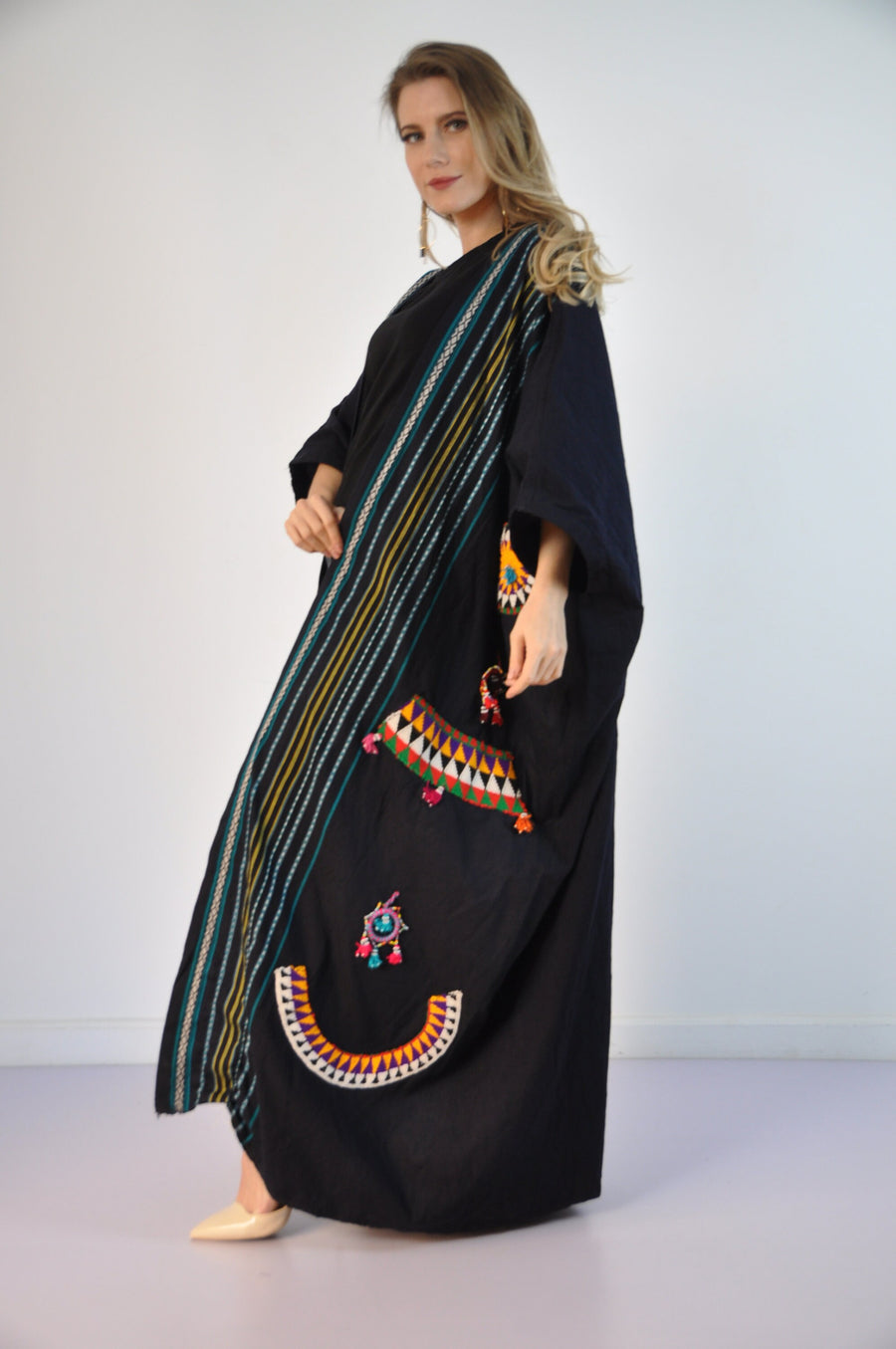 Vintage Hand embroidered Kimono, Wool Abaya, Winter Kimono, Wool kimono, Oriental Kimono, Handmade abaya, Embroidered Abaya, Dressy Kimono