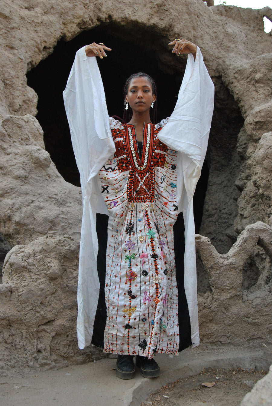 Vintage Bedouin Siwa hand embroidered Silk Kaftan, Vintage bride Kaftan, Vintage Collector's Kaftan, White Vintage hand embroidered Kaftan