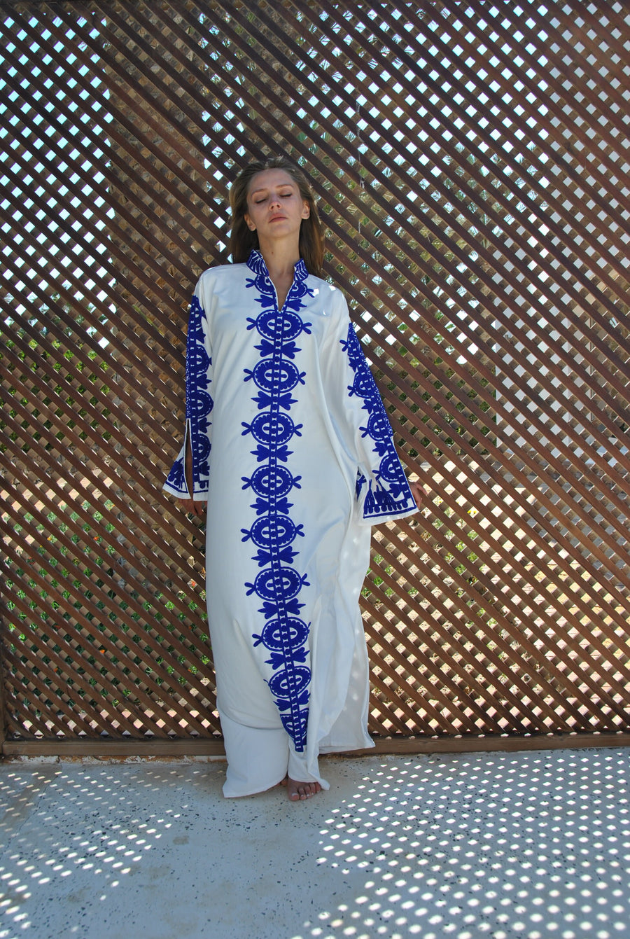 Elegant white embroidered kaftan dress, Cotton caftan max dress, Long sleeve caftan, Chic embroidered caftan, High quality Egyptian cotton
