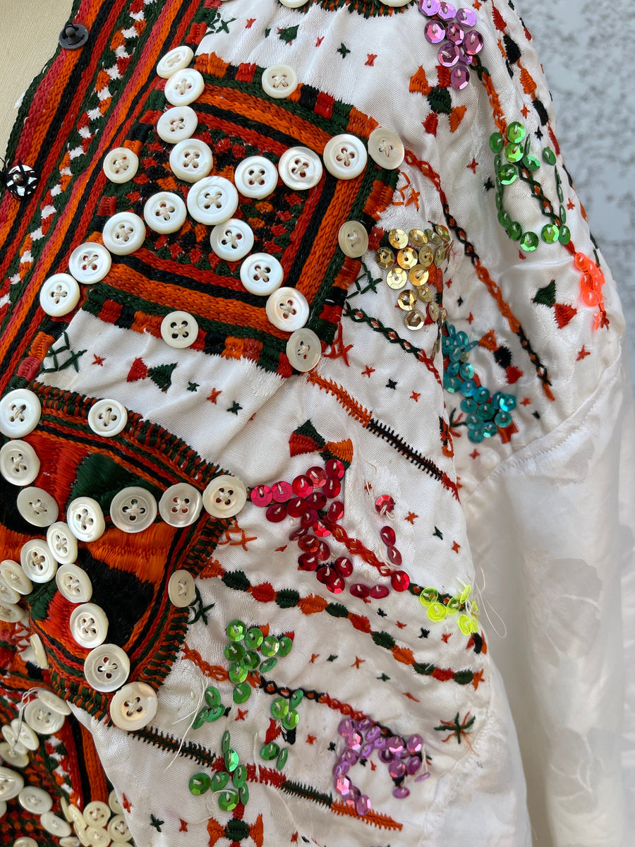Vintage Bedouin Siwa hand embroidered Silk Kaftan, Vintage bride Kaftan, Vintage Collector's Kaftan, White Vintage hand embroidered Kaftan