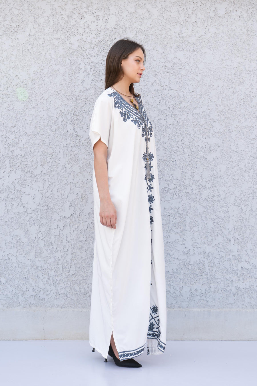 Elegant Moroccan White embroidered caftan for women, caftan, women's kaftan, free size Kaftan, Summer Kaftan, cotton Caftans