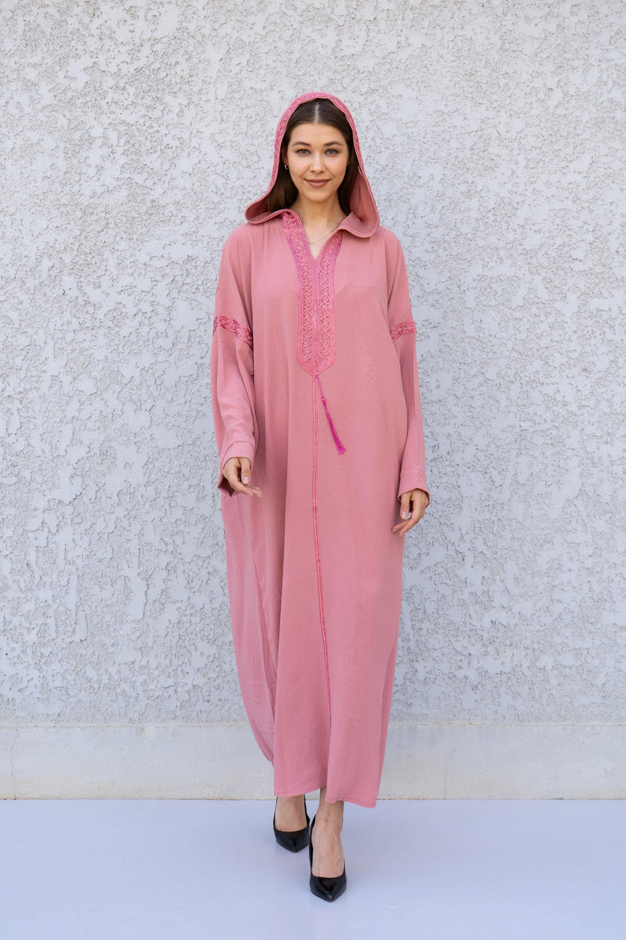 Chic Light Pink Hooded Kaftan Dress – Hand Embroidered Linen-Look Caftan for Women – Flowy Maxi Dress – Boho Moroccan Caftan – Resort Wear