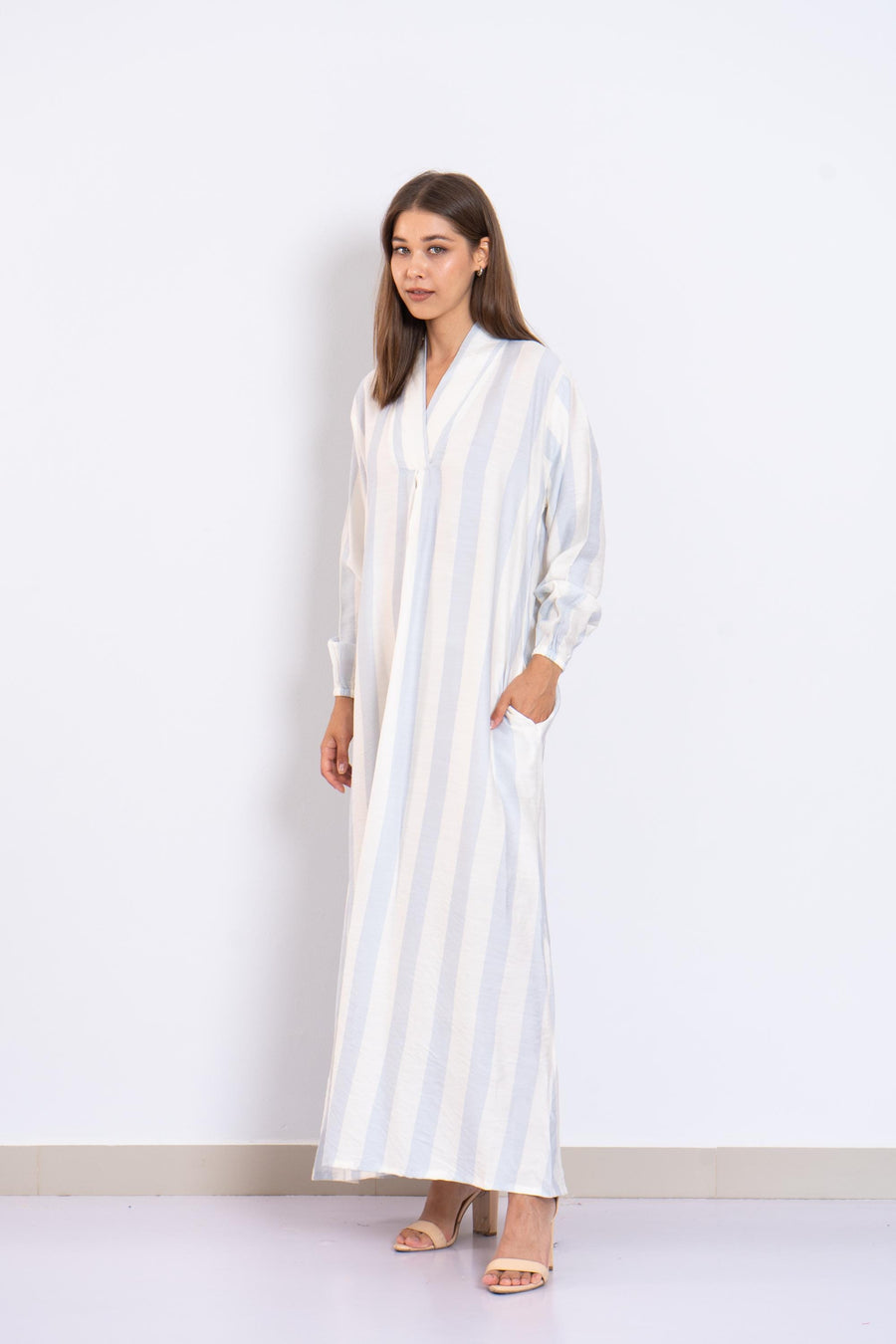Luxurious Blue Striped Linen Kaftan Dress with Pockets – Long Sleeve Caftans for Women – Lightweight Summer Lounge Wear – Minimalist