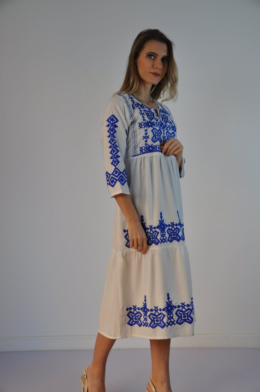 White Tunic embroidered kaftan, Bohemian embroidery tunic dress, beautiful embroidery, Egyptian cotton. Summer, party, casual, home dress