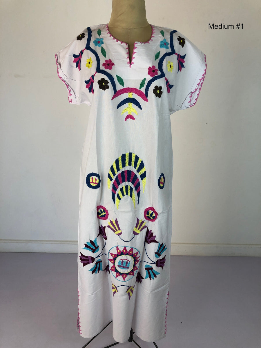 White Hand embroidered Otomi Lotus caftan, Boho Caftan, Cotton cotton, Summer, beach, resorts, colorful, eccentric caftans for women