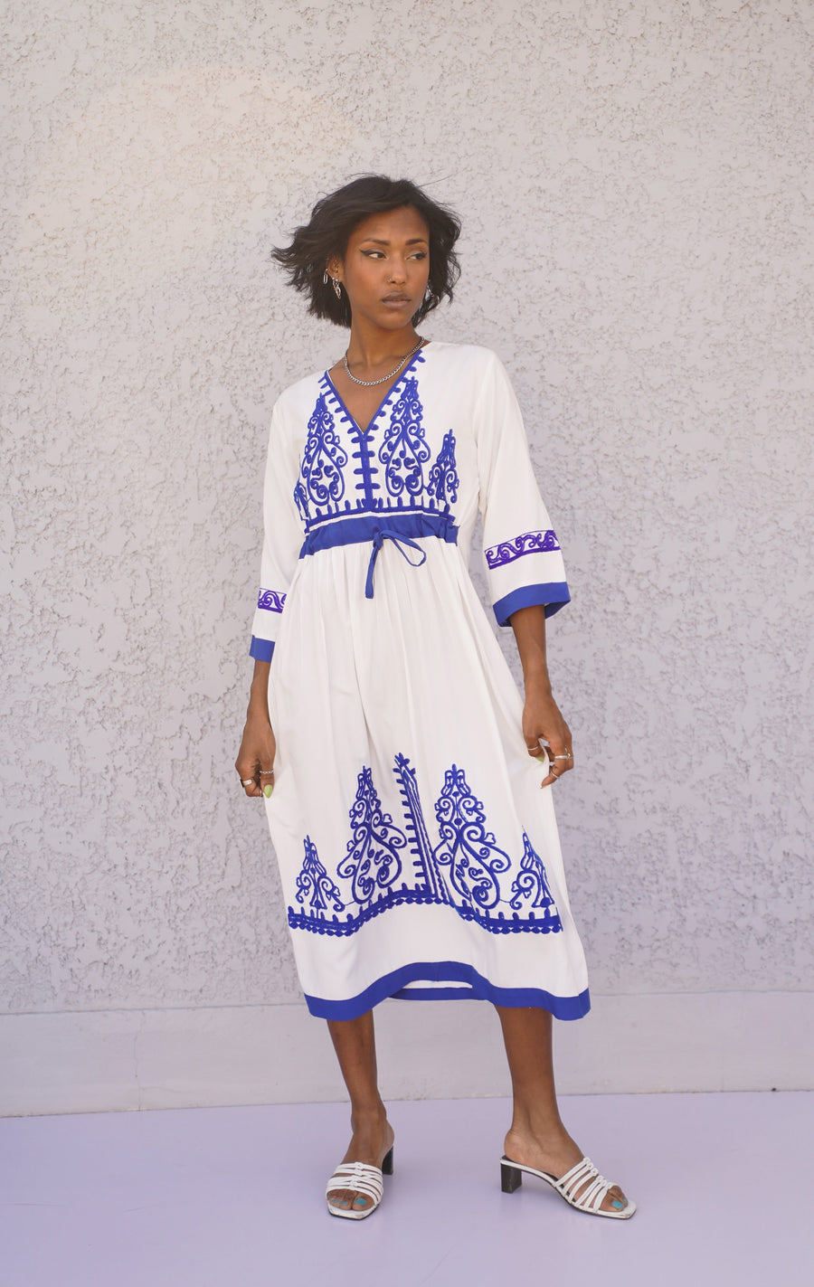 White Tunic embroidered kaftan, Bohemian embroidery tunic dress, embroidered tunic kaftan, Egyptian cotton. Summer, casual, home dress